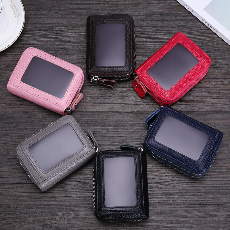 Чехол-книжка из коровьей кожи с верхним слоем и прозрачным окошком 
Чехол-книжка из коровьей кожи с верхним слоем и прозрачным окошком