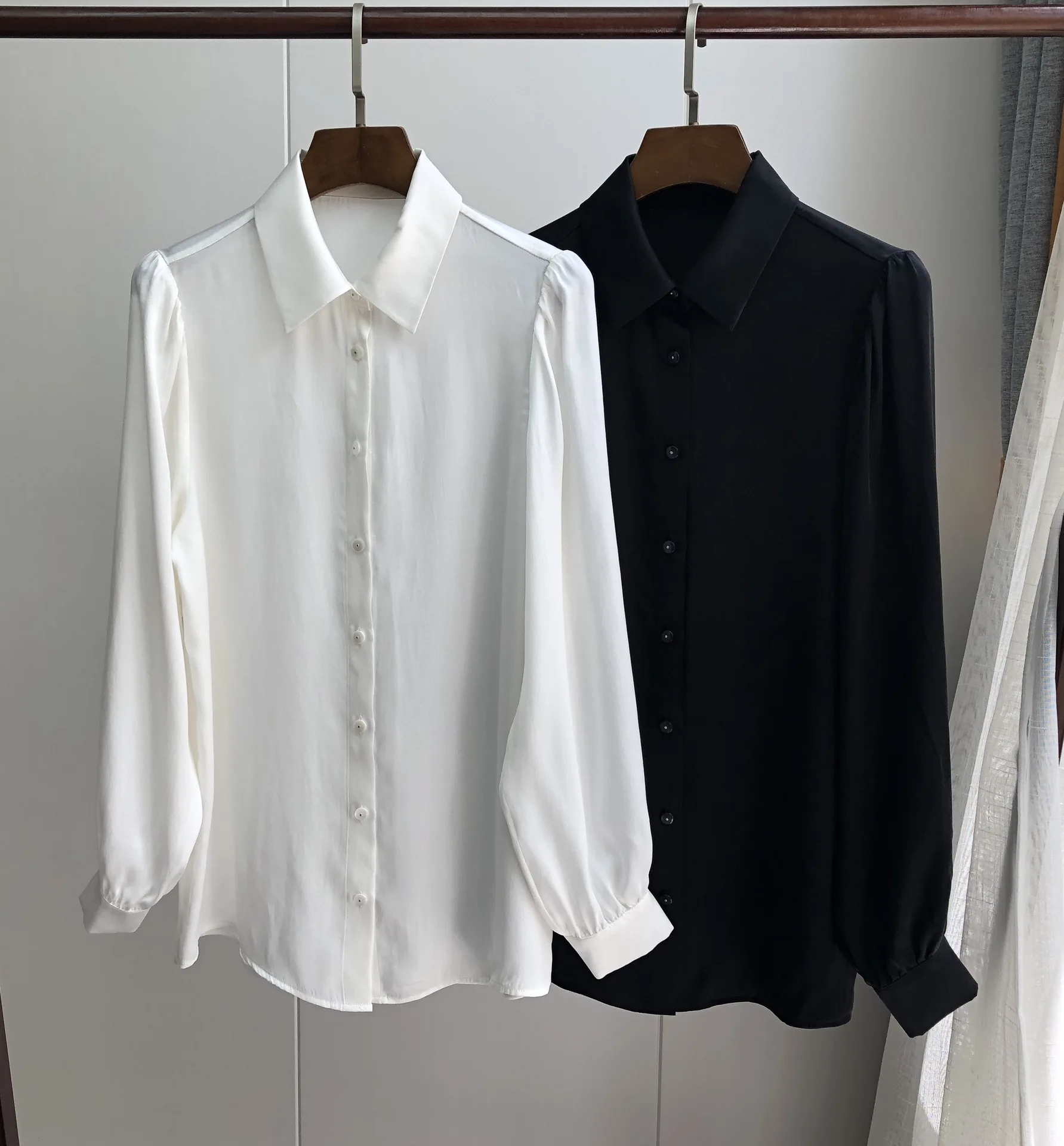 Smooth Women Shirt Satin Silk Loose Long Sleeve Shirt
Smooth Women Shirt Satin Silk Loose Long Sleeve Shirt