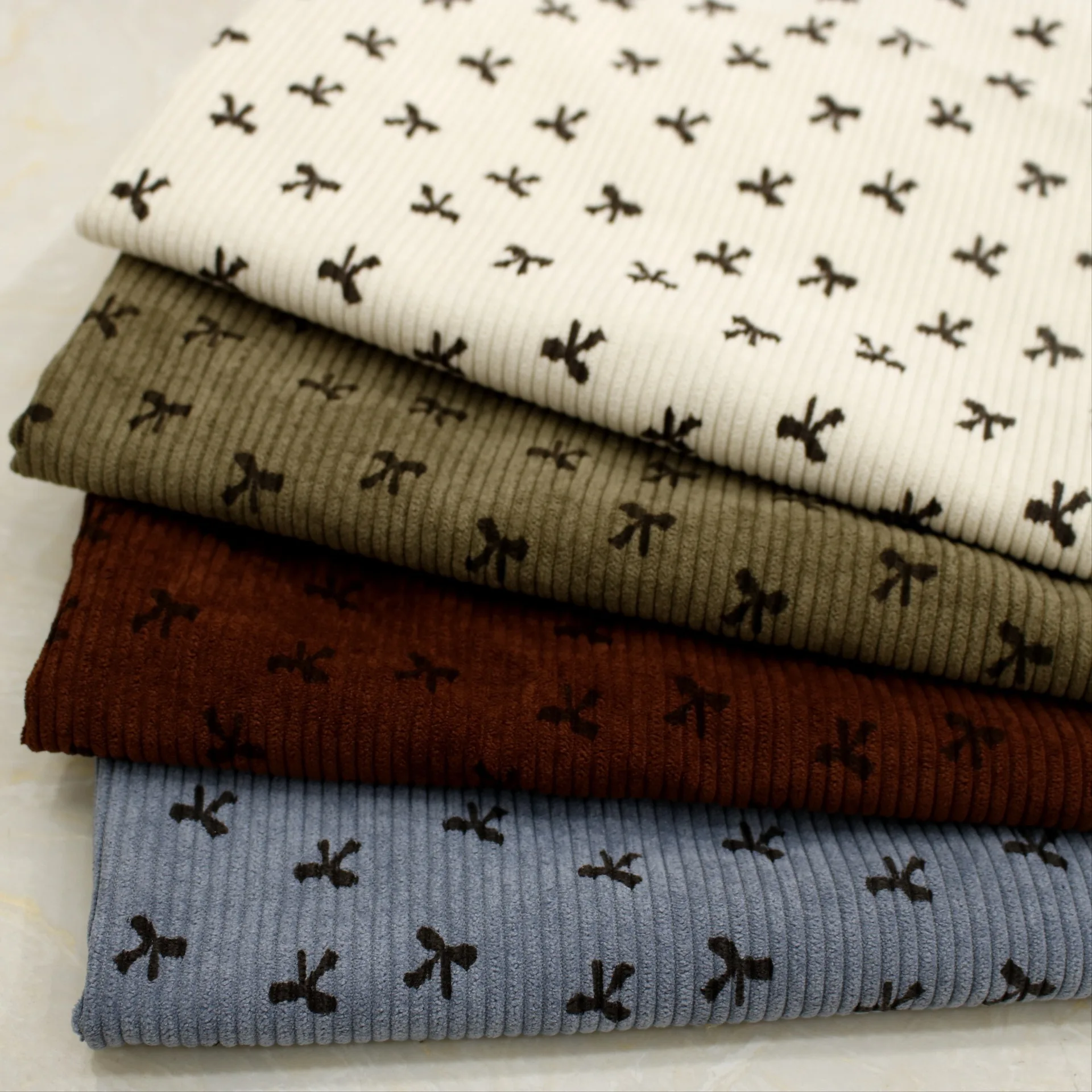 Autumn And Winter Thickened Polyester Cotton Corduroy Bowknot Printed Fabric Women's Children's Coat Dress DIY Sewing Fabric
Autumn And Winter Thickened Polyester Cotton Corduroy Bowknot Printed Fabric Women's Children's Coat Dress DIY Sewing Fabric