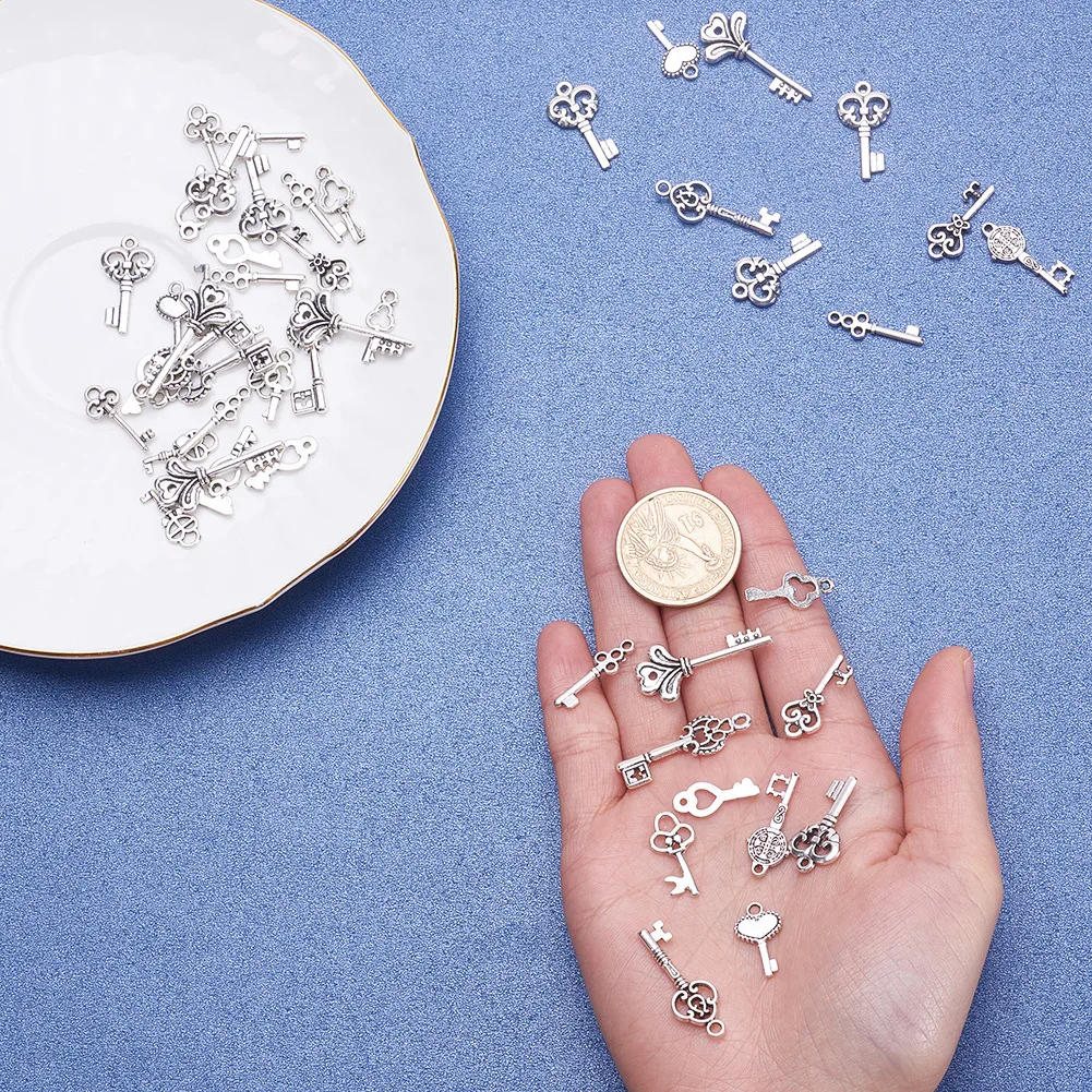 Hot sale retro key pendant pendant mixed models diy jewelry accessories alloy bracelet necklace accessories
Hot sale retro key pendant pendant mixed models diy jewelry accessories alloy bracelet necklace accessories