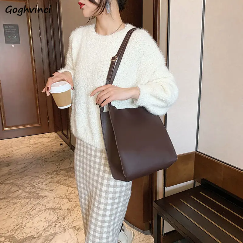 Сумка на плечо женская из экокожи, элегантный саквояж с ручками сверху, вместительный тоут под подмышку, простая Винтажная сумочка в стиле Х...
Сумка на плечо женская из экокожи, элегантный саквояж с ручками сверху, вместительный тоут под подмышку, простая Винтажная сумочка в стиле Х...