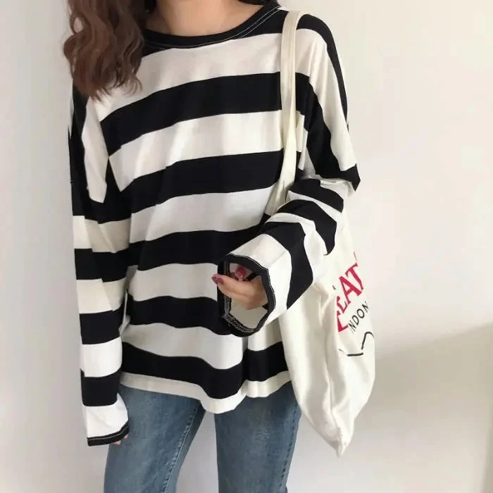 2001Oversized t-shirt y2k Spring new striped long-sleeved t-shirt Harajuku bf wind casual bottoming shirt Top flower shirts
2001Oversized t-shirt y2k Spring new striped long-sleeved t-shirt Harajuku bf wind casual bottoming shirt Top flower shirts