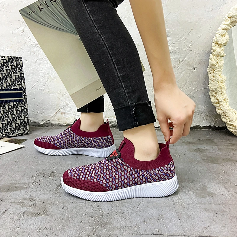 Кроссовки женские на плоской подошве, Вулканизированная подошва, удобная легсветильник дышащая сетчатая прогулочная обувь, без шнуровки, к... 
Кроссовки женские на плоской подошве, Вулканизированная подошва, удобная легсветильник дышащая сетчатая прогулочная обувь, без шнуровки, к...