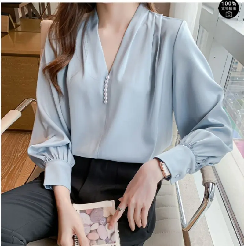 2021 Women Autumn Tops V Neck Satin Pearl Embellished Loose Pullover Long Sleeve Solid Blue White Office Lady Formal Blouse
2021 Women Autumn Tops V Neck Satin Pearl Embellished Loose Pullover Long Sleeve Solid Blue White Office Lady Formal Blouse