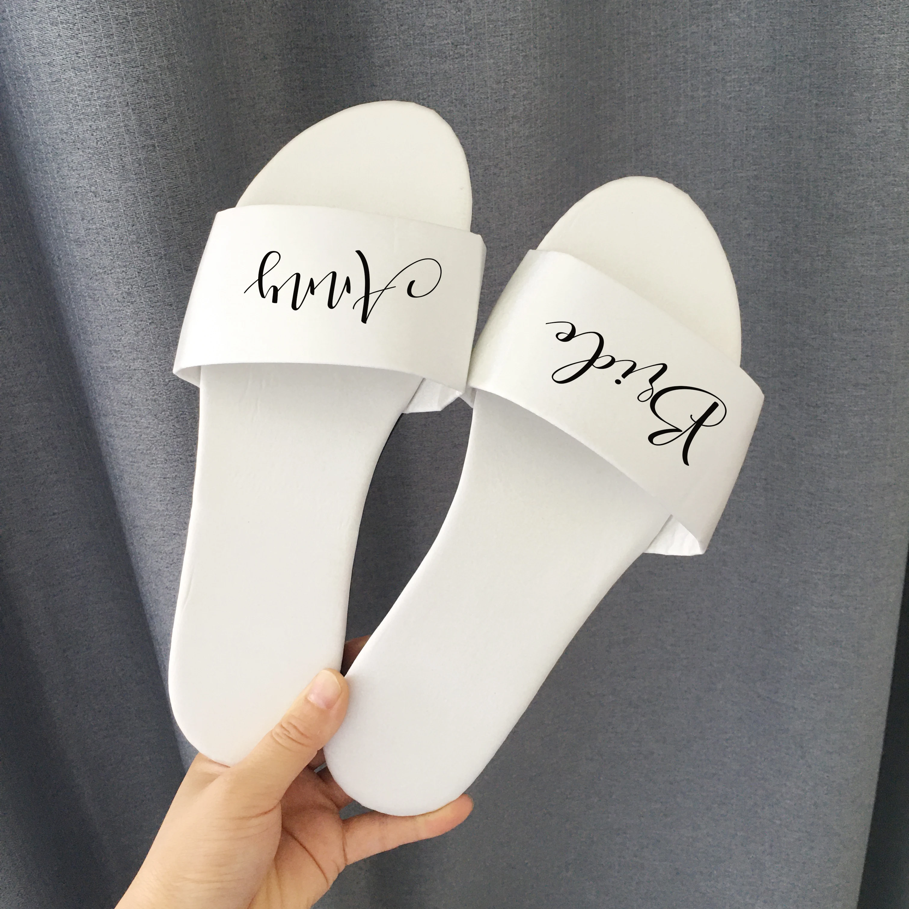Newly Customized Woman White Satin Wedding Bride Slippers Bachelorette Birhtday Party Anniversary Bridesmaid Gifts 
Newly Customized Woman White Satin Wedding Bride Slippers Bachelorette Birhtday Party Anniversary Bridesmaid Gifts