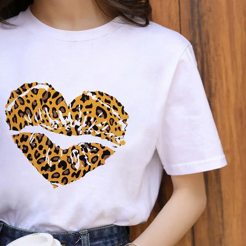 Leopard Print T shirt Women Graphic Watercolor Lips Print Summer 90s Fashion Clothes Lady Tops tees shirt femme
Leopard Print T shirt Women Graphic Watercolor Lips Print Summer 90s Fashion Clothes Lady Tops tees shirt femme