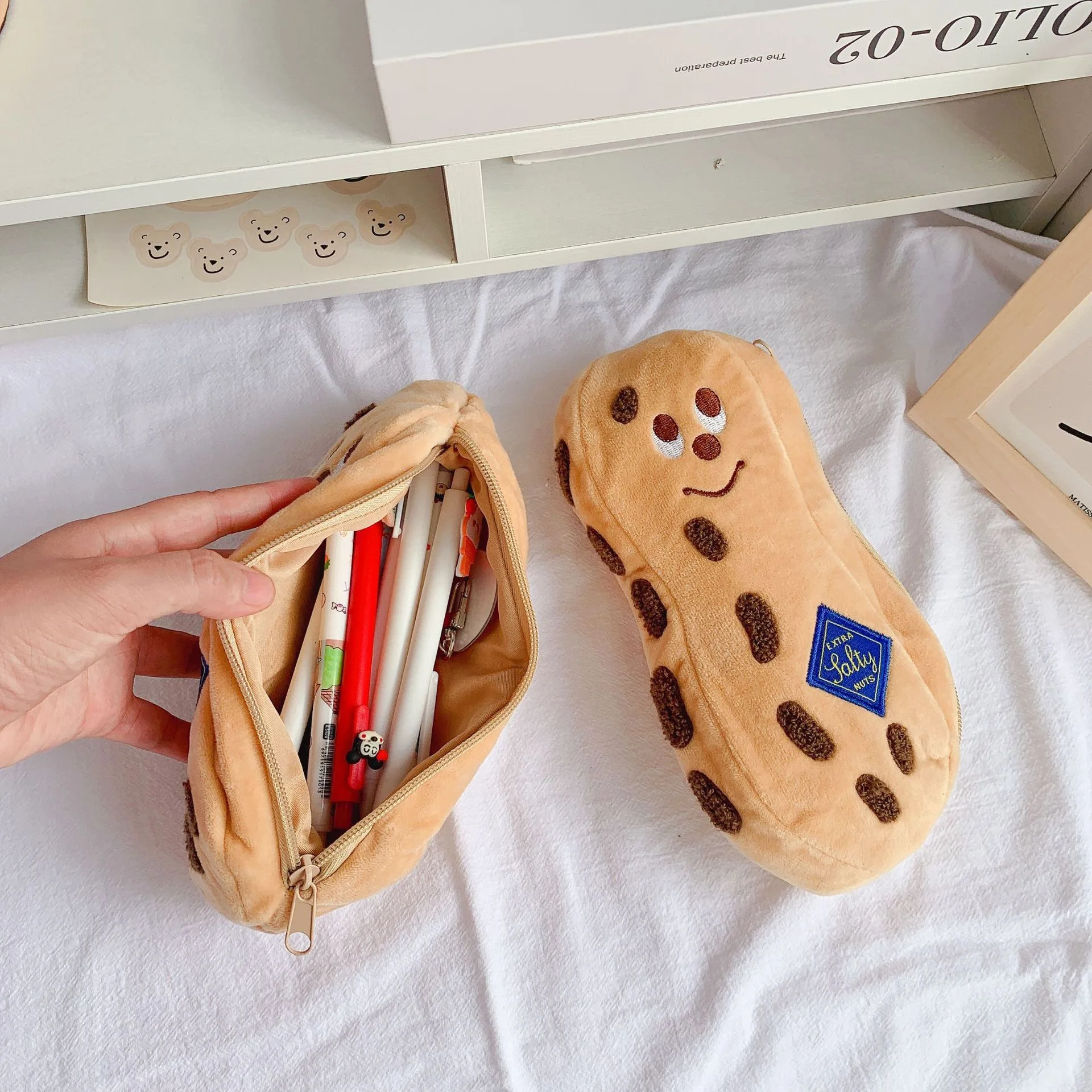 Bentoy Peanut Pencil Case Pen Holder Bags Girls Cosmetic Cases Home Storage Case Fashion Ins Student Large Capacity Make up Box
Bentoy Peanut Pencil Case Pen Holder Bags Girls Cosmetic Cases Home Storage Case Fashion Ins Student Large Capacity Make up Box