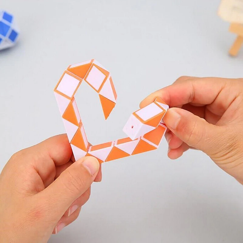 1pcs 3D Cool Snake Educational Toy Hot Puzzles Magic Variety Popular Twist Kids Game Transformable Gift Plastic Puzzle Baby
1pcs 3D Cool Snake Educational Toy Hot Puzzles Magic Variety Popular Twist Kids Game Transformable Gift Plastic Puzzle Baby