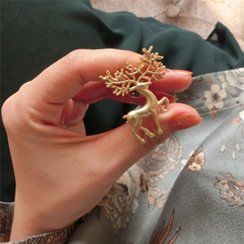 Gold Color Available Deer Brooches For Women Christmas Reindeer Pins Luxury Coat Corsage Fashion Jewelry
Gold Color Available Deer Brooches For Women Christmas Reindeer Pins Luxury Coat Corsage Fashion Jewelry