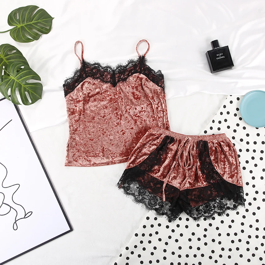 Пижамный комплект Женский бархатный с шортами и кружевом, на осень/зиму, 2021
Пижамный комплект Женский бархатный с шортами и кружевом, на осень/зиму, 2021