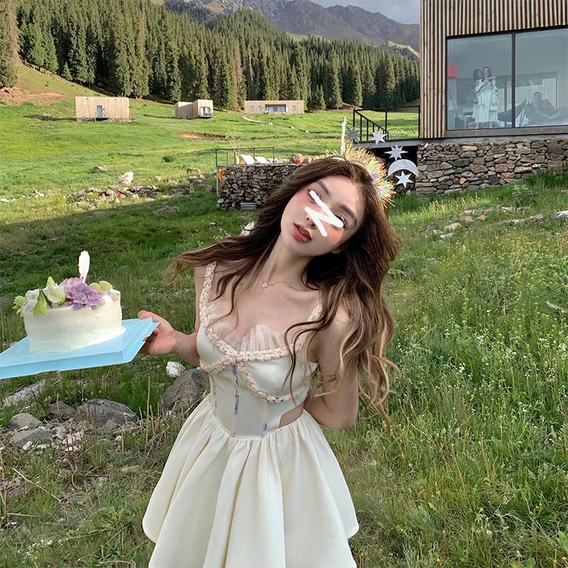 Dresses For Women Birthday Party Evening Dress Princess Dress 2021 Summer New A-line Sling Braided Hollow Fish Bone Waist Dress
Dresses For Women Birthday Party Evening Dress Princess Dress 2021 Summer New A-line Sling Braided Hollow Fish Bone Waist Dress