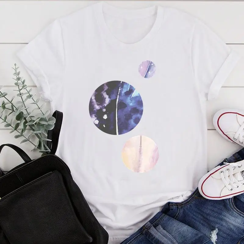 Женская одежда с принтом с героями мультфильмов, новая милая, трендовая 90s Стиль с летним принтом модная футболка женская короткий рукав Фут...
Женская одежда с принтом с героями мультфильмов, новая милая, трендовая 90s Стиль с летним принтом модная футболка женская короткий рукав Фут...