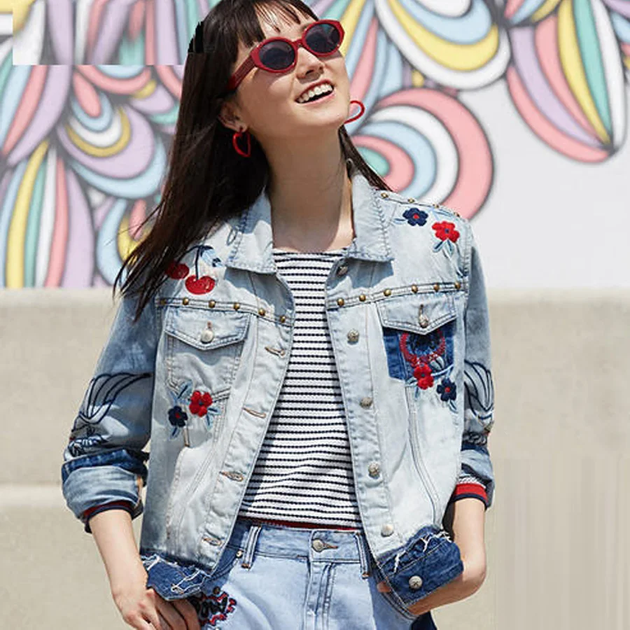 YAMDI vintage long sleeve blue cotton casual new autumn jackets floral Cartoon embroidery outwear denim jacket women coat 2020
YAMDI vintage long sleeve blue cotton casual new autumn jackets floral Cartoon embroidery outwear denim jacket women coat 2020