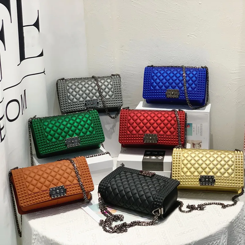 2021 PVC diamond chain bag new fashion rivet handbag frosted matte jelly bag small square bag female messenger bag shoulder bag
2021 PVC diamond chain bag new fashion rivet handbag frosted matte jelly bag small square bag female messenger bag shoulder bag