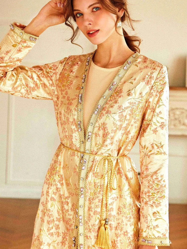 Women's dress gold powder jacquard hand stitched diamond cardigan robe new women's dress
Women's dress gold powder jacquard hand stitched diamond cardigan robe new women's dress