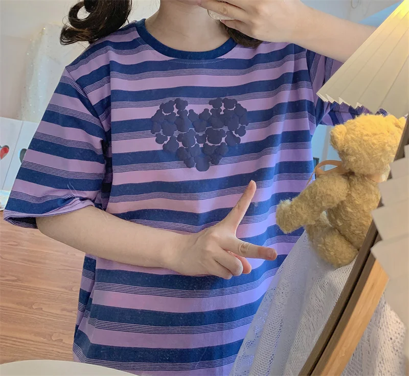Summer Kawaii Bear Graphic Short Sleeve T-shirts Girls Harajuku Casual Tops 2021 Korean Fashion Vintage Striped Women Tee Shirt 
Summer Kawaii Bear Graphic Short Sleeve T-shirts Girls Harajuku Casual Tops 2021 Korean Fashion Vintage Striped Women Tee Shirt