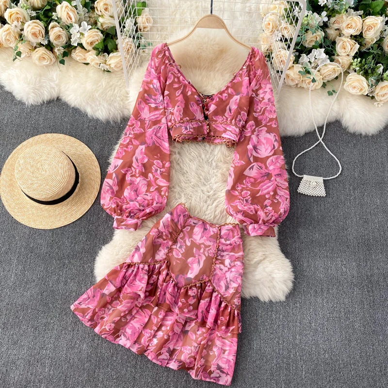 Women Spring French Bohemian Print Set Sexy Deep V Puff Sleeve Short Tops+High Waist A-line Short Skirt Two Piece Suit
Women Spring French Bohemian Print Set Sexy Deep V Puff Sleeve Short Tops+High Waist A-line Short Skirt Two Piece Suit