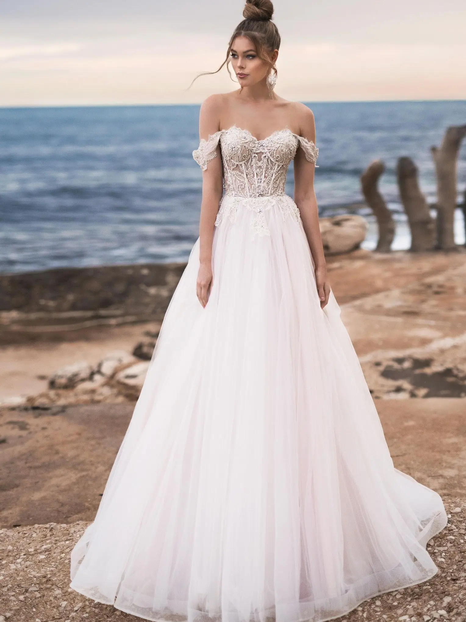 New Deisgn Beach Wedding Dresses 2022 Sweetheart Neck Sleeveless A-Line Appliques Tulle Bride Gowns Robe de mariee Vestidos
New Deisgn Beach Wedding Dresses 2022 Sweetheart Neck Sleeveless A-Line Appliques Tulle Bride Gowns Robe de mariee Vestidos