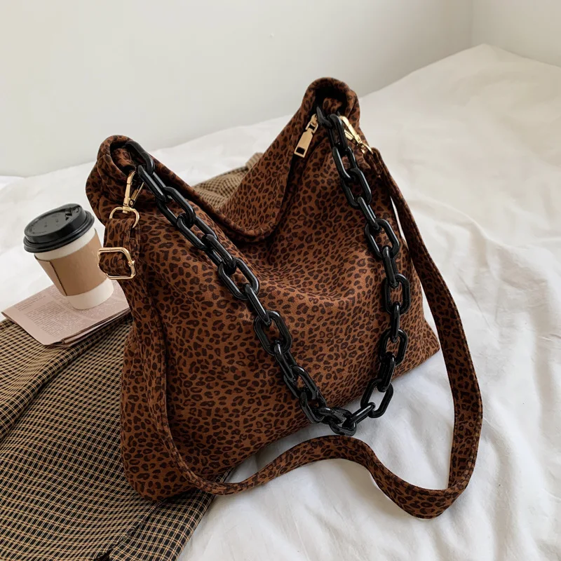 High-quality Western Style Large-capacity Bag Female 2021 New Trendy Fashion Casual Canvas One-shoulder Messenger Bucket Bag
High-quality Western Style Large-capacity Bag Female 2021 New Trendy Fashion Casual Canvas One-shoulder Messenger Bucket Bag