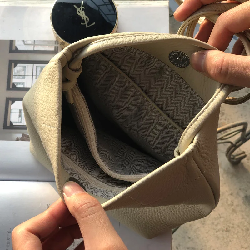 Leather bag women's ins style Korean version simple top layer cowhide single shoulder straddle bag soft pison Bucket Bag
Leather bag women's ins style Korean version simple top layer cowhide single shoulder straddle bag soft pison Bucket Bag