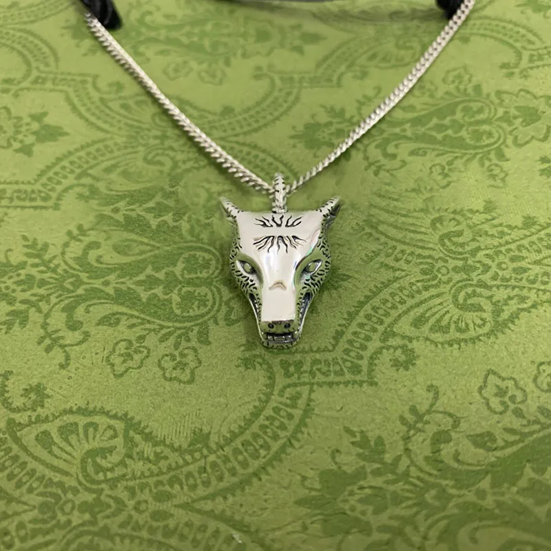 925 Silver Double G Wolf Head Couple Necklace Retro Luxury Brand Pendant Beaded Necklace Holiday Exquisite Original Design Gift
925 Silver Double G Wolf Head Couple Necklace Retro Luxury Brand Pendant Beaded Necklace Holiday Exquisite Original Design Gift