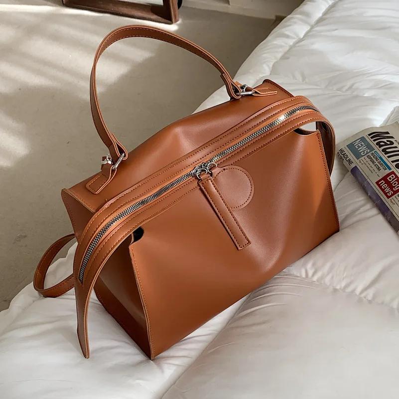 Brand Designer Women's Messenger Bags New Shoulder Handbags High Quality Soft Leather Crossbody Bag Ladies Tote Solid Color
Brand Designer Women's Messenger Bags New Shoulder Handbags High Quality Soft Leather Crossbody Bag Ladies Tote Solid Color