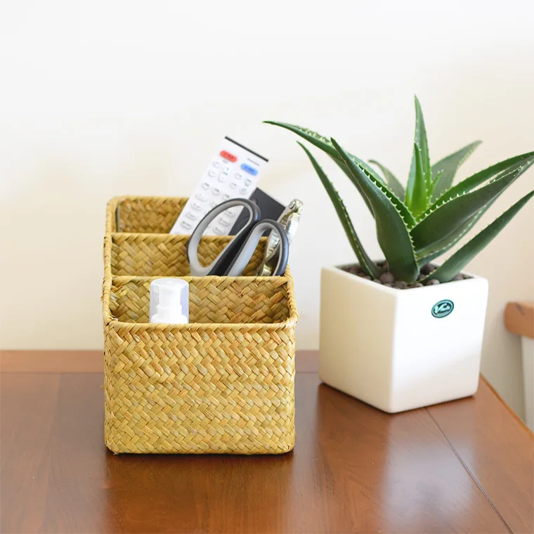 Natural Seaweed Office Desktop Divided Handwoven Three Compartments Rattan Storage Basket Box
Natural Seaweed Office Desktop Divided Handwoven Three Compartments Rattan Storage Basket Box