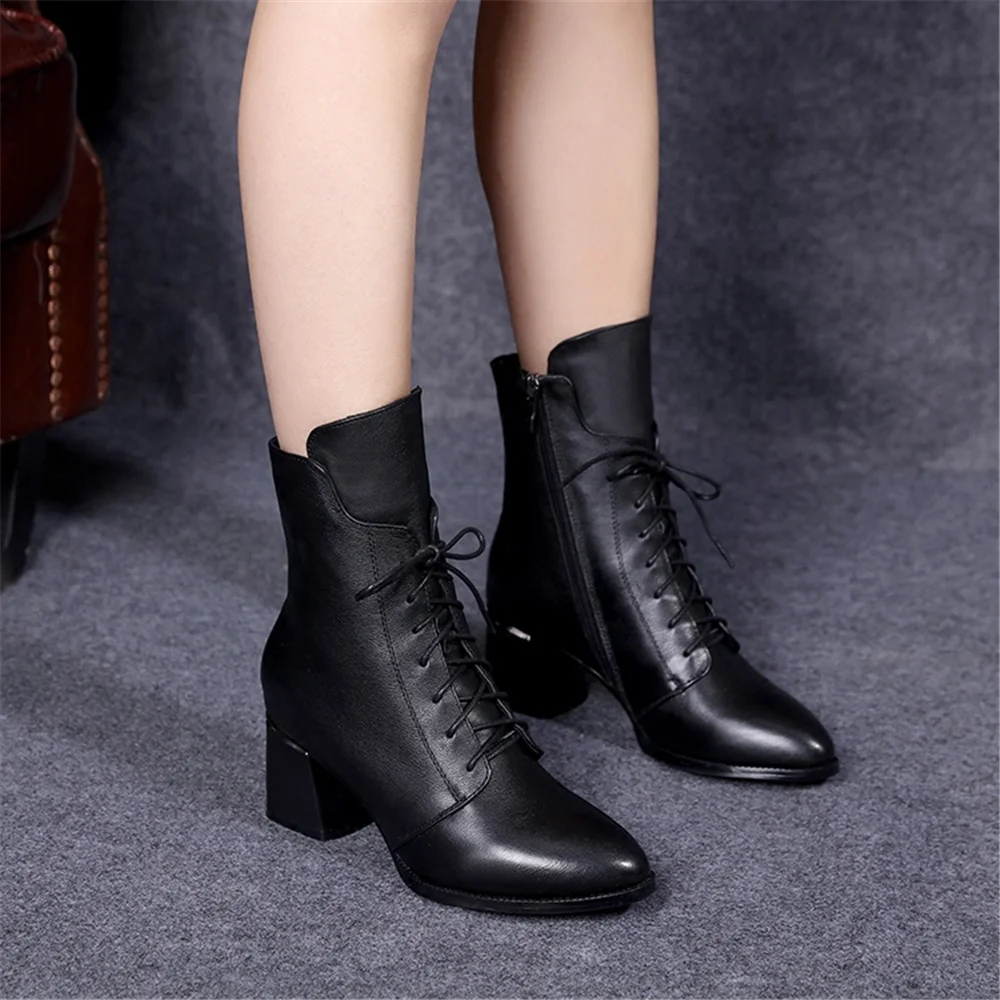Women Shoes Boots 2021 New Snow Boots Thick Heel with Velvet Shoes Middle Tube PU Height Increasing 6cm
Women Shoes Boots 2021 New Snow Boots Thick Heel with Velvet Shoes Middle Tube PU Height Increasing 6cm