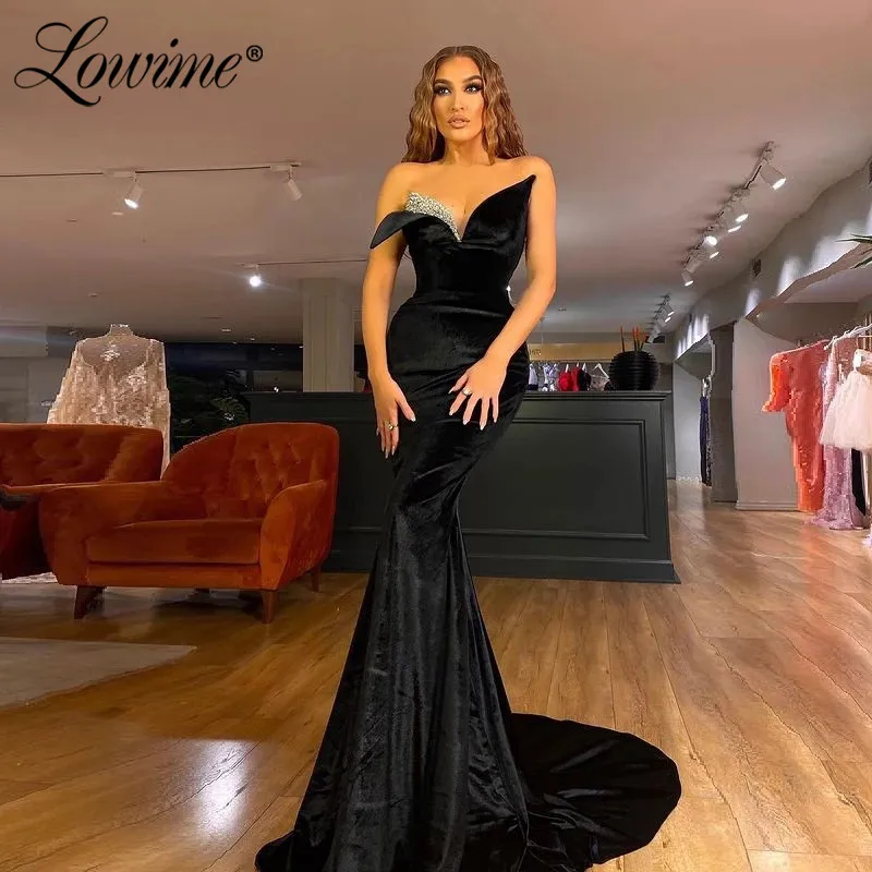 Lowime Elegant Black Velvet Slim Mermaid Evening Dresses 2022 Plus Size Arabic Long Party Gowns Women Beading Prom Dress Robes
Lowime Elegant Black Velvet Slim Mermaid Evening Dresses 2022 Plus Size Arabic Long Party Gowns Women Beading Prom Dress Robes