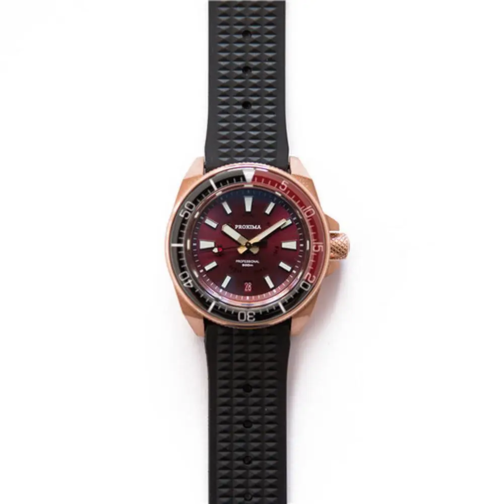 Proxim, бронзовые Мужские автоматические механические часы для глубины до 300 м, водонепроницаемые спортивные светящиеся часы NH35 с резиновым календарем
Proxim, бронзовые Мужские автоматические механические часы для глубины до 300 м, водонепроницаемые спортивные светящиеся часы NH35 с резиновым календарем