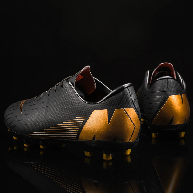 Indoor Soccer Shoes Men Futsal High Top Soccer Cleats Adults Magista TF Football Shoes for Boys Kids Football Boots Ankle 2018
Indoor Soccer Shoes Men Futsal High Top Soccer Cleats Adults Magista TF Football Shoes for Boys Kids Football Boots Ankle 2018