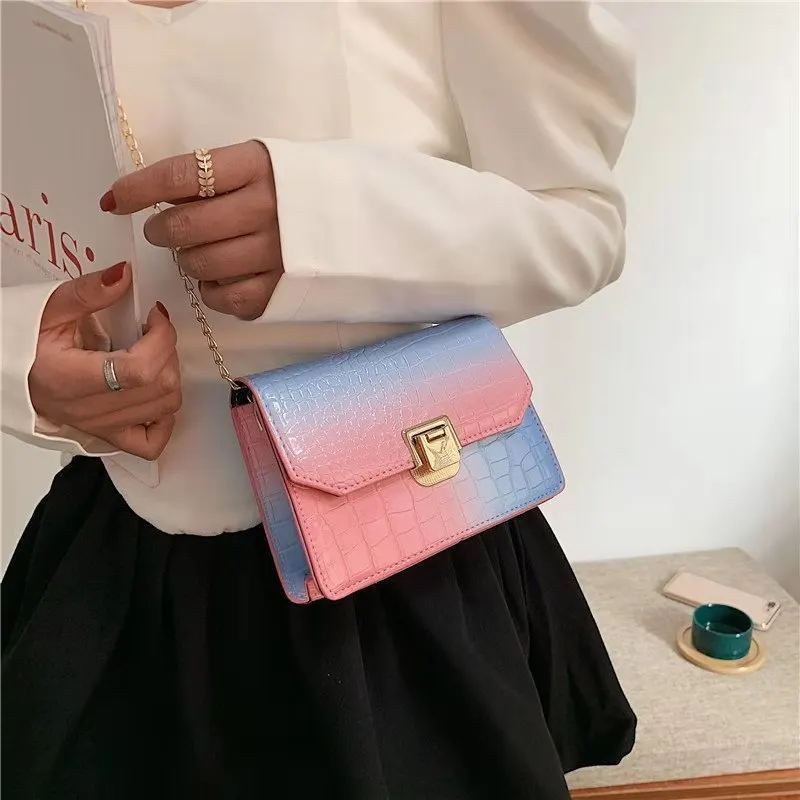 2021 New Mini Handbags Women Fashion Ins Ultra Fire Retro Wide Shoulder Strap Messenger Bag Purse Simple Style Crossbody Bags
2021 New Mini Handbags Women Fashion Ins Ultra Fire Retro Wide Shoulder Strap Messenger Bag Purse Simple Style Crossbody Bags