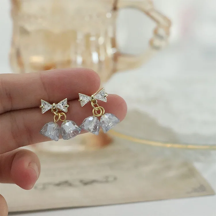 Crystal Bowknot Earrings Women Cute Christmas Bells Stud Earrings Female Crystal Earing Girls Jewelry Accessories Piercing Gift
Crystal Bowknot Earrings Women Cute Christmas Bells Stud Earrings Female Crystal Earing Girls Jewelry Accessories Piercing Gift