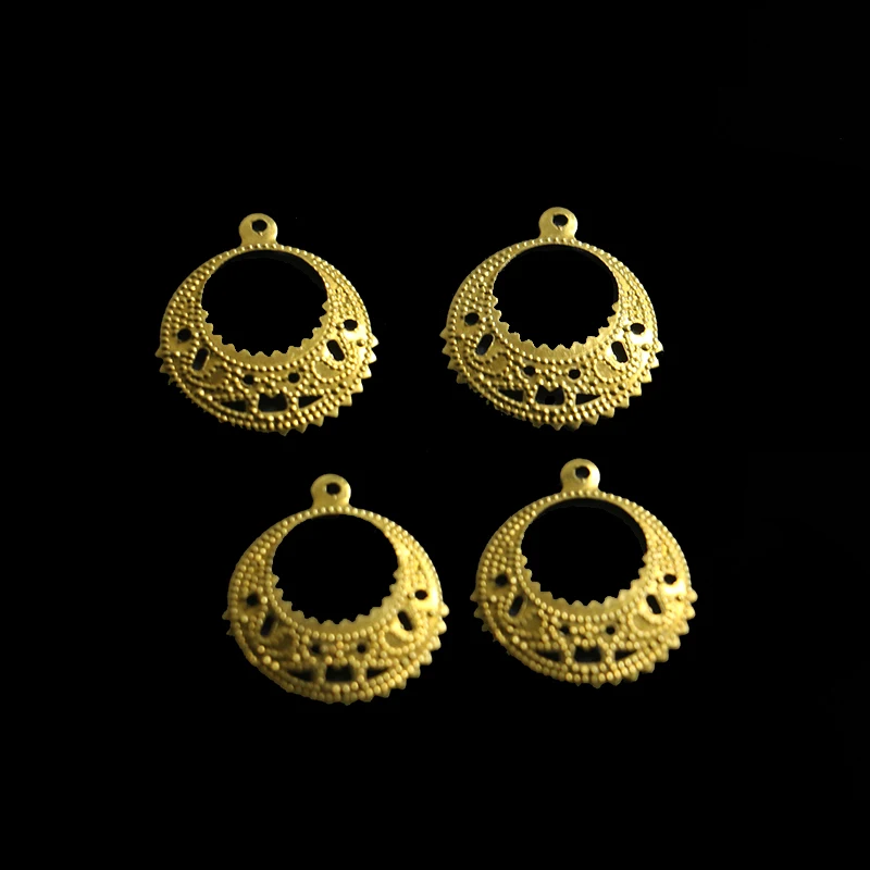 

Popular hollow embossed brass accessories disc earrings pendant making DIY necklaces, bags, clothing accessories 17.5*20mm