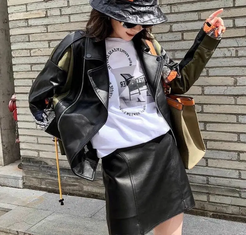 Autumn Winter Sheepskin Leather Jacket Coat Women 2020 Runway Designer Floral Print Patchwork Jackets Streetwear Top Outwear
Autumn Winter Sheepskin Leather Jacket Coat Women 2020 Runway Designer Floral Print Patchwork Jackets Streetwear Top Outwear