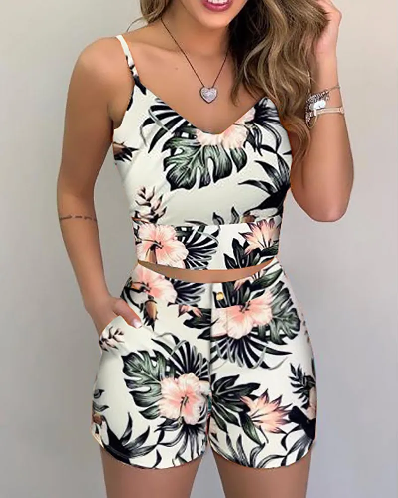 2020 Summer Women Elegant Vacation Leisure Suit Sets Female Holiday Spaghetti Strap V-Neck Print Top & Short Sets
2020 Summer Women Elegant Vacation Leisure Suit Sets Female Holiday Spaghetti Strap V-Neck Print Top & Short Sets