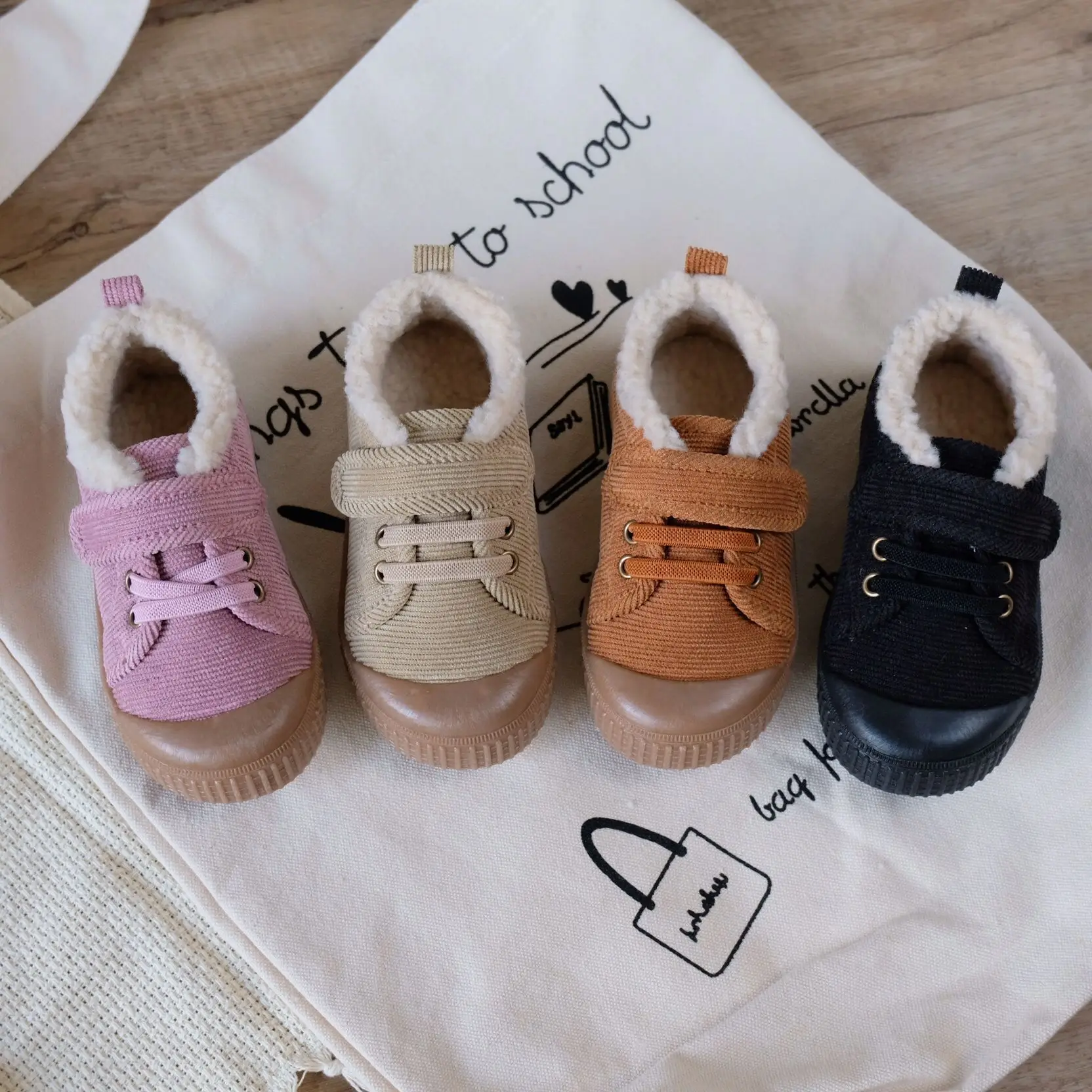 Children Warm Cotton Shoes Kindergarten Baby Winter Hook Shoes Plus Artificial Lamb Wool Boys Girls Warm Casual Shoes 
Children Warm Cotton Shoes Kindergarten Baby Winter Hook Shoes Plus Artificial Lamb Wool Boys Girls Warm Casual Shoes