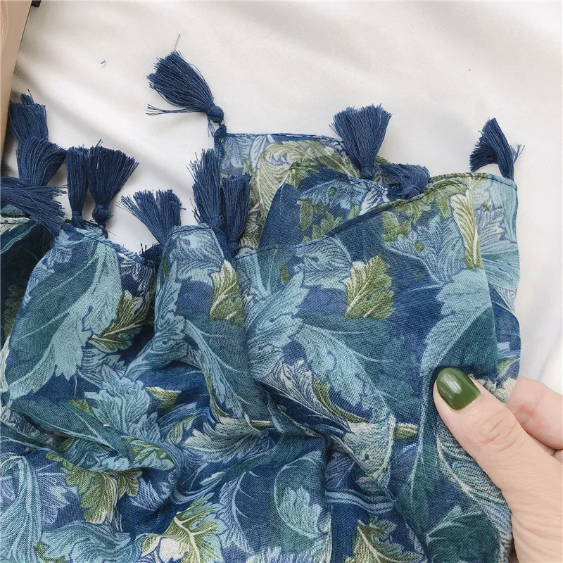 2022 lady Autumn Tassel Viscose Shawl African Ethnic Floral Scarf Wrap Neck Snood Soft Bufandas Mujer Muslim Hijab 180*90cm
2022 lady Autumn Tassel Viscose Shawl African Ethnic Floral Scarf Wrap Neck Snood Soft Bufandas Mujer Muslim Hijab 180*90cm