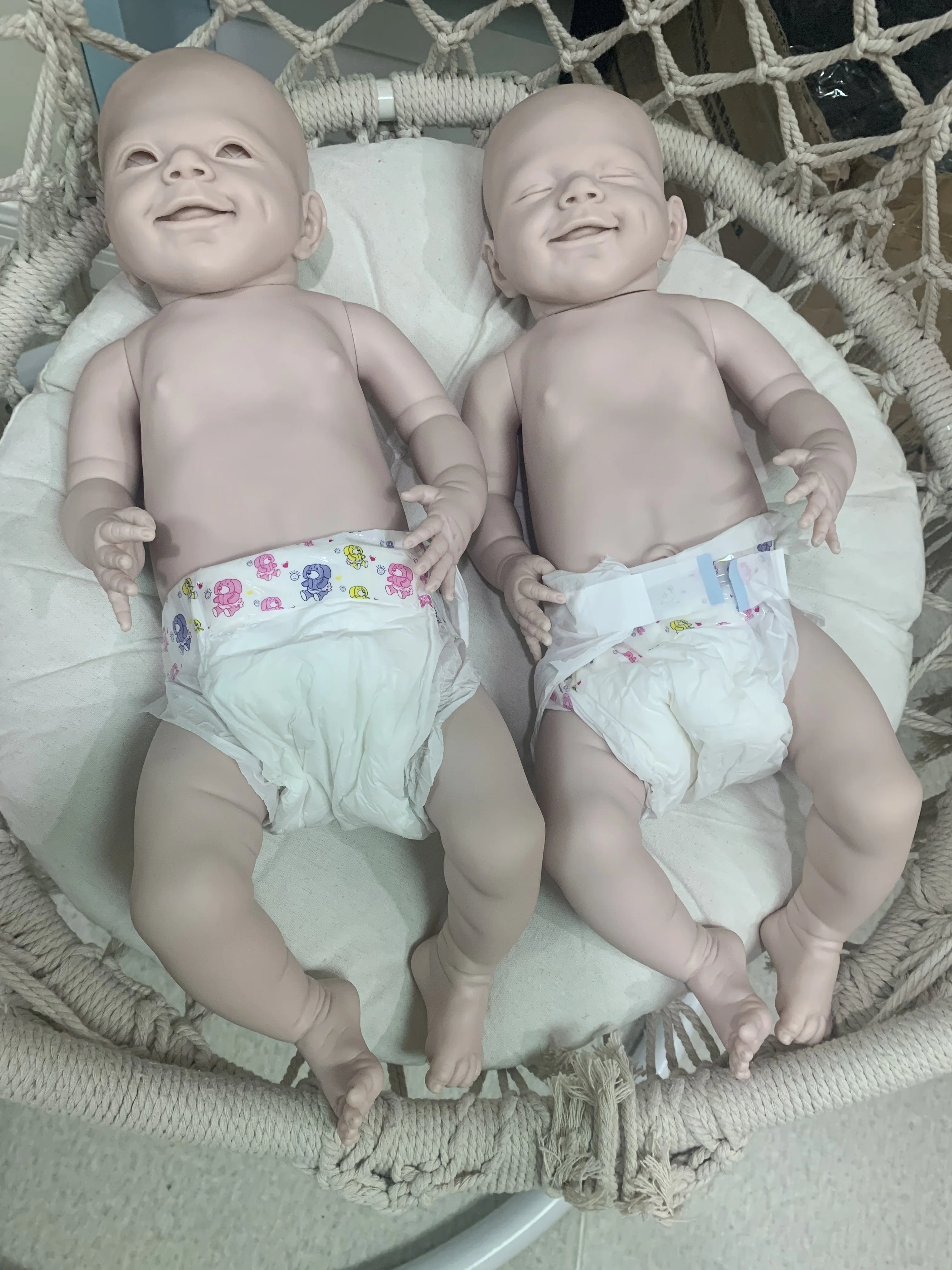 Кукла новорожденная, комплект «сделай сам» из полностью силикона и винила для новорожденных, 22 дюйма, незакрашенная деталь куклы
Кукла новорожденная, комплект «сделай сам» из полностью силикона и винила для новорожденных, 22 дюйма, незакрашенная деталь куклы
