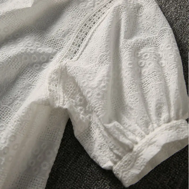 Fashion Women Solid O-neck Blouses Shirt Summer Lantern Sleeve Women Tops Hollow Out Lace Blouse Female Blusas Femininas L255
Fashion Women Solid O-neck Blouses Shirt Summer Lantern Sleeve Women Tops Hollow Out Lace Blouse Female Blusas Femininas L255