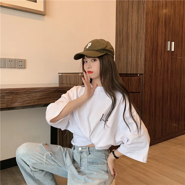 YTX1484 2021 new loose mid-length bottoms missing large white five-point sleeve T-shirt
YTX1484 2021 new loose mid-length bottoms missing large white five-point sleeve T-shirt