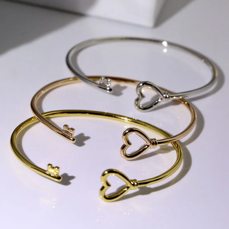 2022 Original 1:1 Sterling Silver Bracelet High Quality Fashion Hollow Love Bracelet Ladies Birthday Party Luxury Jewelry Gift
2022 Original 1:1 Sterling Silver Bracelet High Quality Fashion Hollow Love Bracelet Ladies Birthday Party Luxury Jewelry Gift