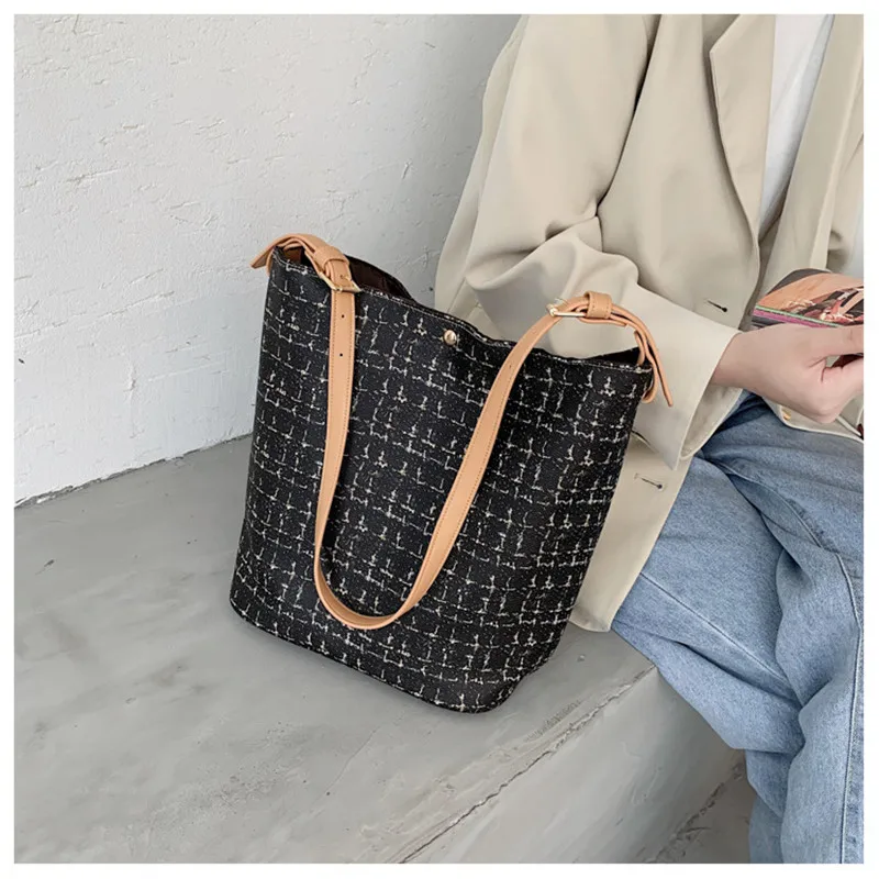 2020 New Fashion Large Capacity Bucket Bags For Women PU Leather Designer Handbags And Purses Sac A Main Femme Shoulder Bag
2020 New Fashion Large Capacity Bucket Bags For Women PU Leather Designer Handbags And Purses Sac A Main Femme Shoulder Bag
