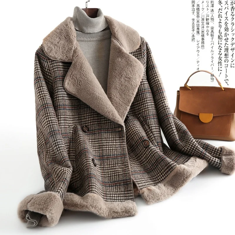 Women's 2021 Autumn And Winter New Plaid Fur Coat Fashion Short Lamb Hair Down Cotton Jacket Jacket
Women's 2021 Autumn And Winter New Plaid Fur Coat Fashion Short Lamb Hair Down Cotton Jacket Jacket