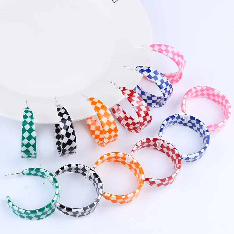 Donarsei Trendy Checkerboard C Shape Earring For Women Cute Hit Color Heart Plaid Stud Earrings Party
Donarsei Trendy Checkerboard C Shape Earring For Women Cute Hit Color Heart Plaid Stud Earrings Party