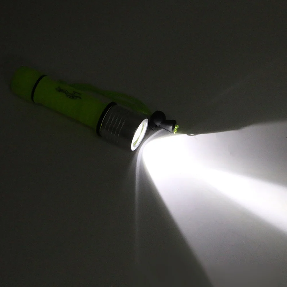 Portable High Lumen Diving Flashlight CREE XM-L2 Underwater Diving Light Strong Waterproof Outdoor 3 Modes Use 18650 Battery 
Portable High Lumen Diving Flashlight CREE XM-L2 Underwater Diving Light Strong Waterproof Outdoor 3 Modes Use 18650 Battery