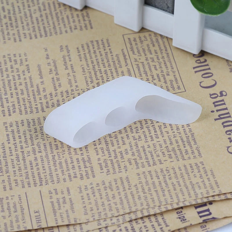 Bunion Shield Gel Pinky Toe Separator Straightener Gel 3 Hole Bunionette Pads E65F
Bunion Shield Gel Pinky Toe Separator Straightener Gel 3 Hole Bunionette Pads E65F