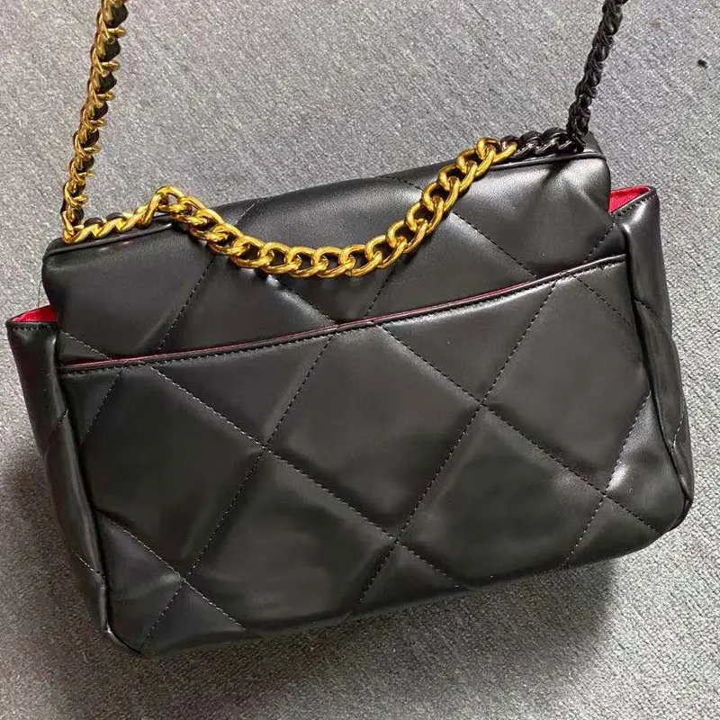 Women Trending Bags Handbag Chain bag Luxury Big capacity Women Bags Designer Ladies Shoulder Bag
Women Trending Bags Handbag Chain bag Luxury Big capacity Women Bags Designer Ladies Shoulder Bag