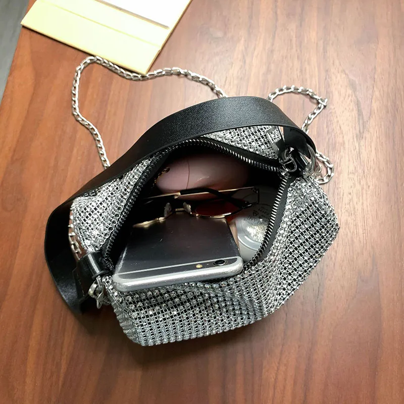 Women Bag 2020 Fashion Retro Rhinestone Shoulder Crossbody Bags Female Evening Clutch Bag Purses Luxury Designer Handbags Girl
Women Bag 2020 Fashion Retro Rhinestone Shoulder Crossbody Bags Female Evening Clutch Bag Purses Luxury Designer Handbags Girl