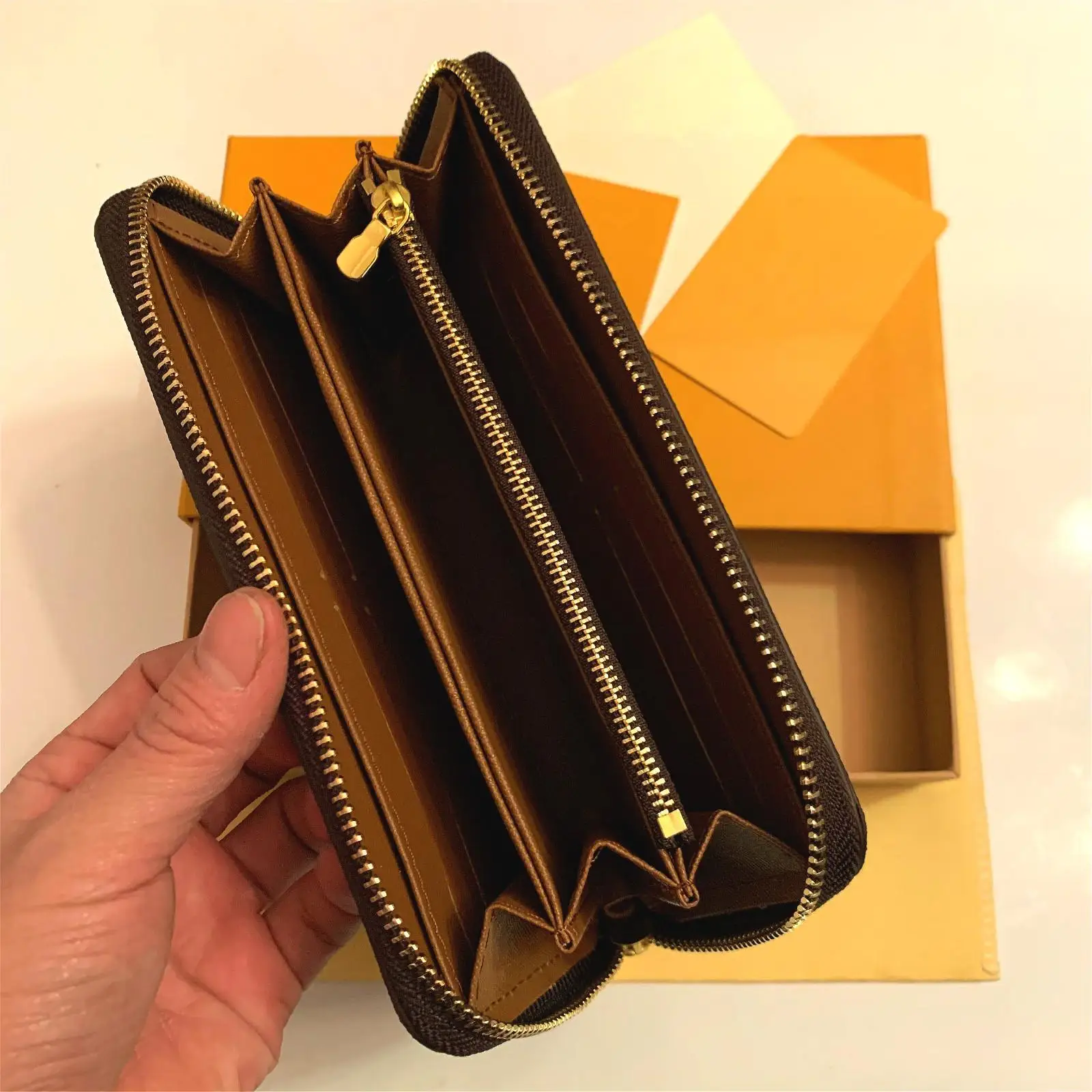 2021 Geometric Luxury Brand Leather Women Long Zipper Coin Purses Tassel Design Clutch Wallet Female Money Credit Card Holder
2021 Geometric Luxury Brand Leather Women Long Zipper Coin Purses Tassel Design Clutch Wallet Female Money Credit Card Holder